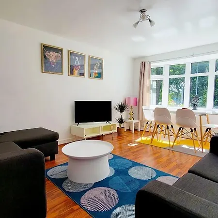 Big 7xguest House 3xvan Locked Carport Garden & Bradford *