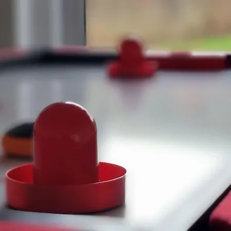 Big 7xguest House 3xvan Locked Carport Garden & Bradford