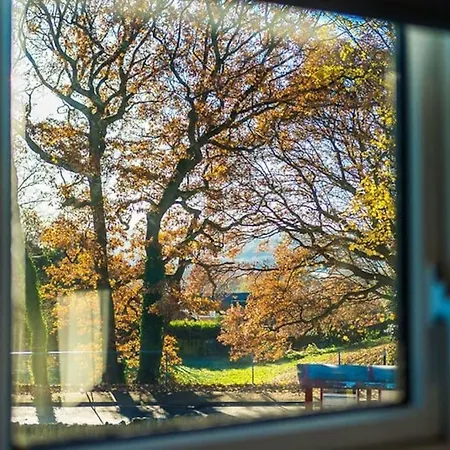 Big 7xguest House 3xvan Locked Carport Garden & Bradford Holiday home