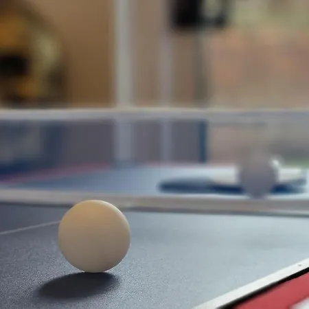 Big 7xguest House 3xvan Locked Carport Garden & Bradford Holiday home *