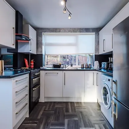 Будинок відпочинку Big 7xguest House 3xvan Locked Carport Garden & Bradford *