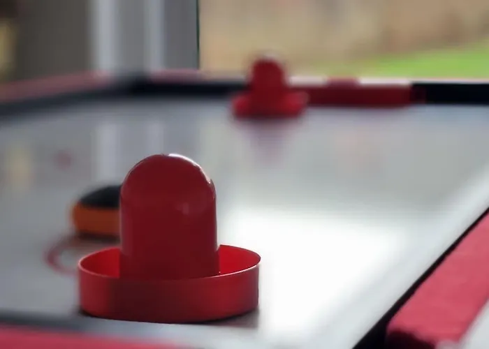 Big 7xguest House 3xvan Locked Carport Garden & Bradford