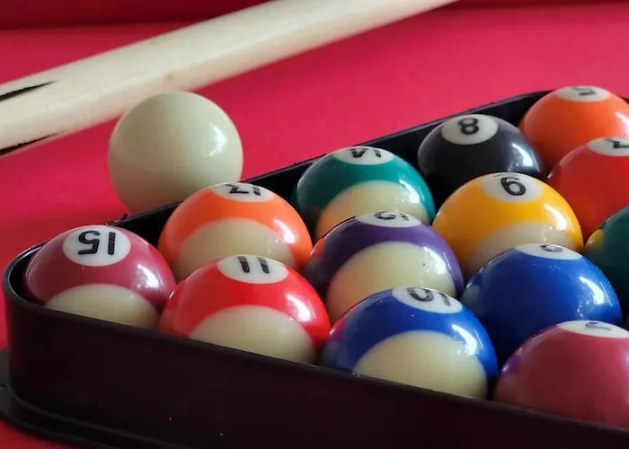 Big 7xguest House 3xvan Locked Carport Garden & Bradford