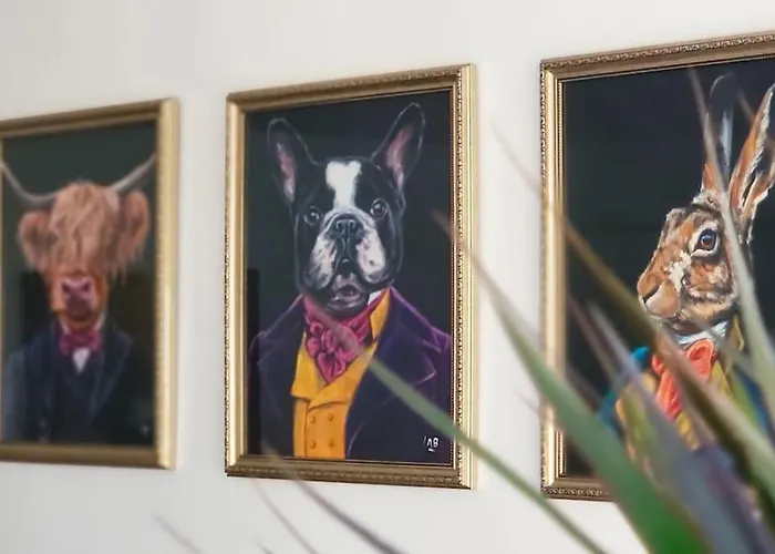 Big 7xguest House 3xvan Locked Carport Garden & Bradford Holiday home *