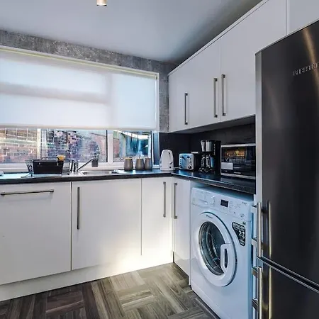 Vakantiehuis Big 7xguest House 3xvan Locked Carport Garden Leeds&bradford Leeds (West Yorkshire)