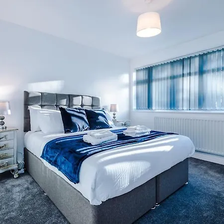 Big 7xguest House 3xvan Locked Carport Garden Leeds&bradford