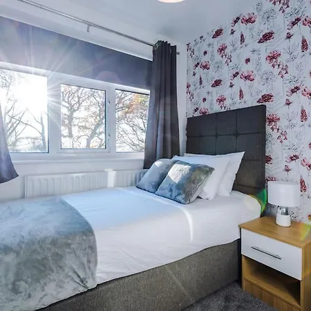 Big 7xguest House 3xvan Locked Carport Garden Leeds&bradford *