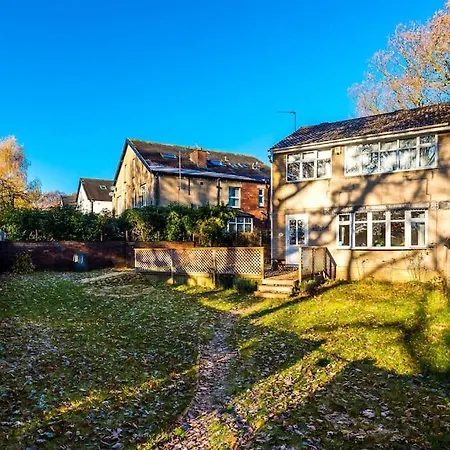 Big 7xguest House 3xvan Locked Carport Garden Leeds&bradford Vakantiehuis Leeds (West Yorkshire)