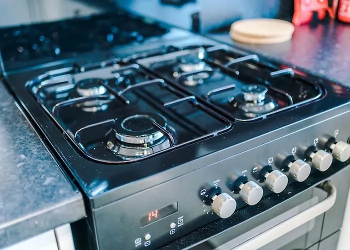 Будинок відпочинку Big 7xguest House 3xvan Locked Carport Garden & Bradford