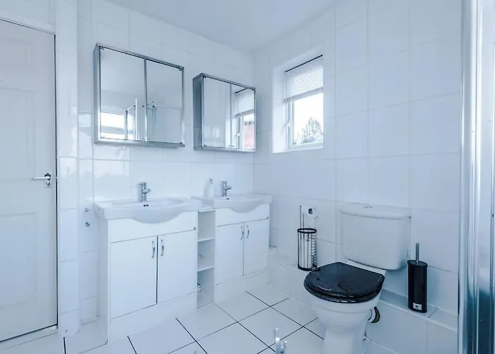 Big 7xguest House 3xvan Locked Carport Garden & Bradford Будинок відпочинку Лідс