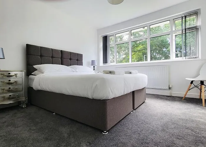 Будинок відпочинку Big 7xguest House 3xvan Locked Carport Garden & Bradford *