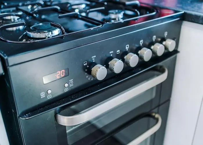 Big 7xguest House 3xvan Locked Carport Garden & Bradford * Лідс