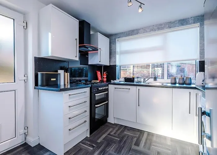 Big 7xguest House 3xvan Locked Carport Garden & Bradford * Лідс