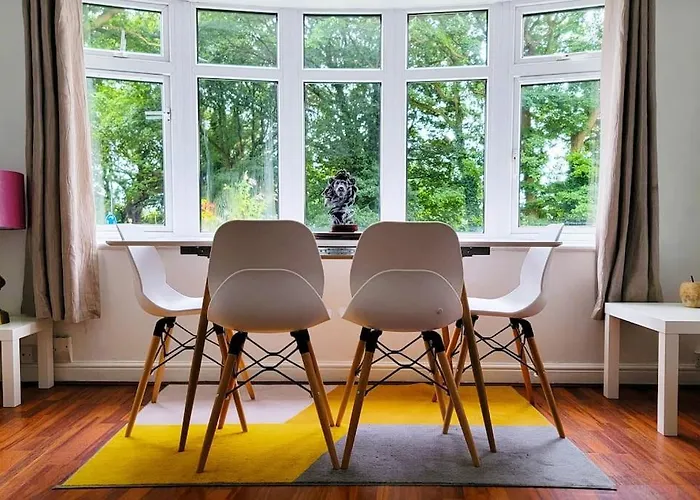 Будинок відпочинку Big 7xguest House 3xvan Locked Carport Garden & Bradford *