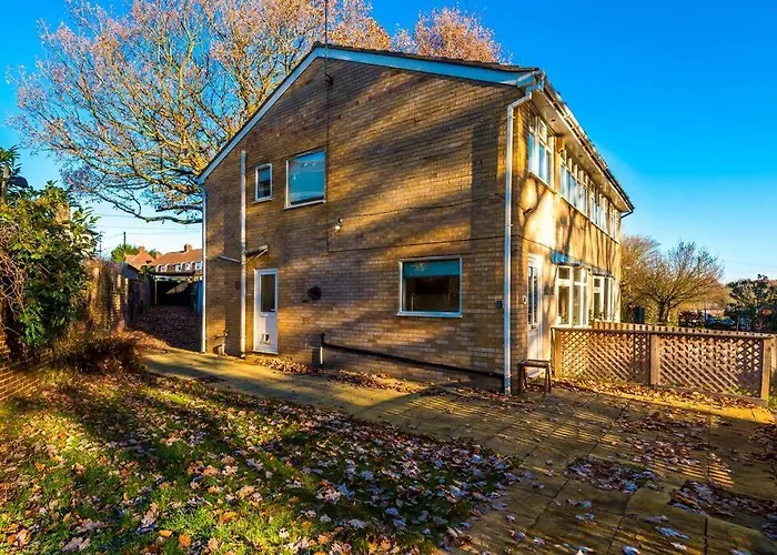 Big 7xguest House 3xvan Locked Carport Garden & Bradford Будинок відпочинку *